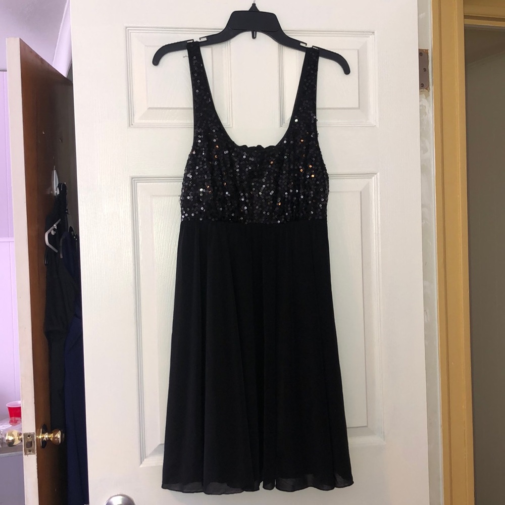 Top sequin short dress